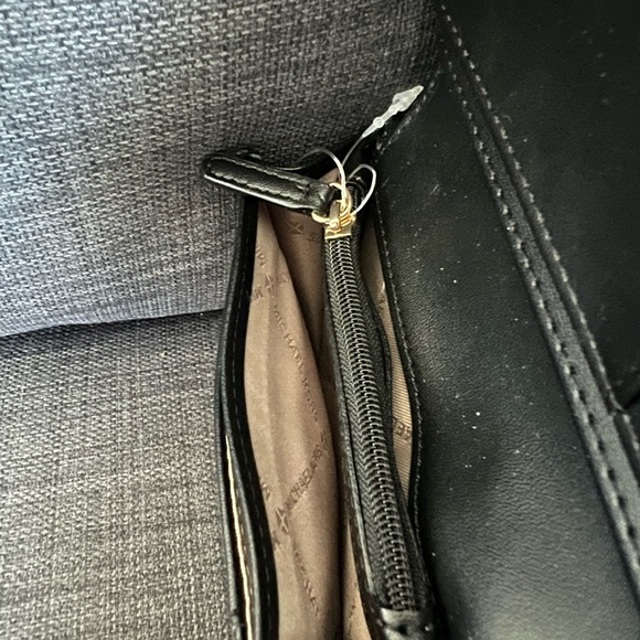 NEW MICHAEL KORS LEATHER MEDIUM SLIM WALLET - Picture 6 of 8